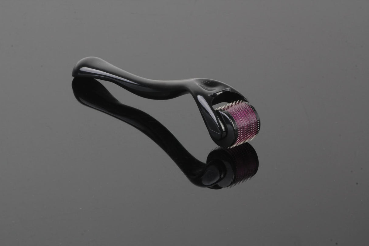 Sonobella Dermaroller with 540 needles and 0.5mm length from Beauty System, showing the needle-tipped roller for skin treatment.