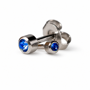 Caflon Blu Piercing Earrings Mini Sapphire 3 mm (White Stainless Steel)